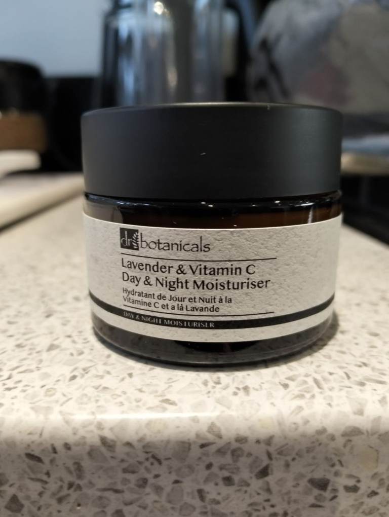 Dr Botanicles  moisturising  cream