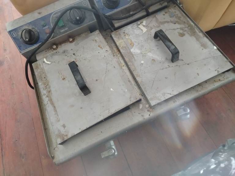 Worktop twin Basket deep fryer 