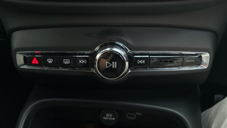 2025 Volvo XC40 Ultra, B4 Mild hybrid, Petrol, Dark Estate Petrol Automatic