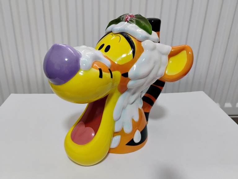 Disney Tigger winter head teapot