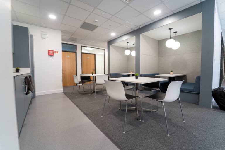 Kircaldy - KY2 6QJ \ Coworking Membership with Flexible Desk Access