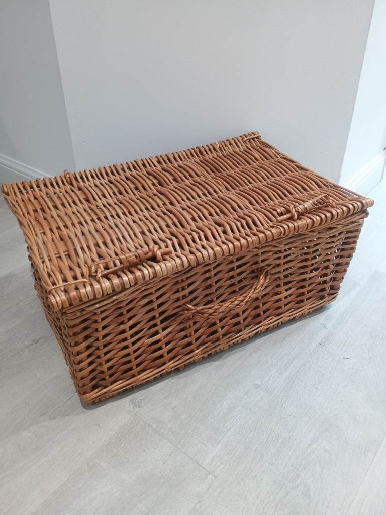 Vintage Wicker Lidded Basket Rattan Picnic Hamper Log Kindling Wood Fire Linen Laundry