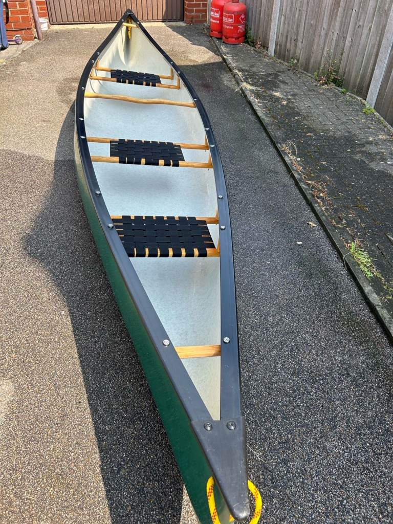 Hou 17 Canoe