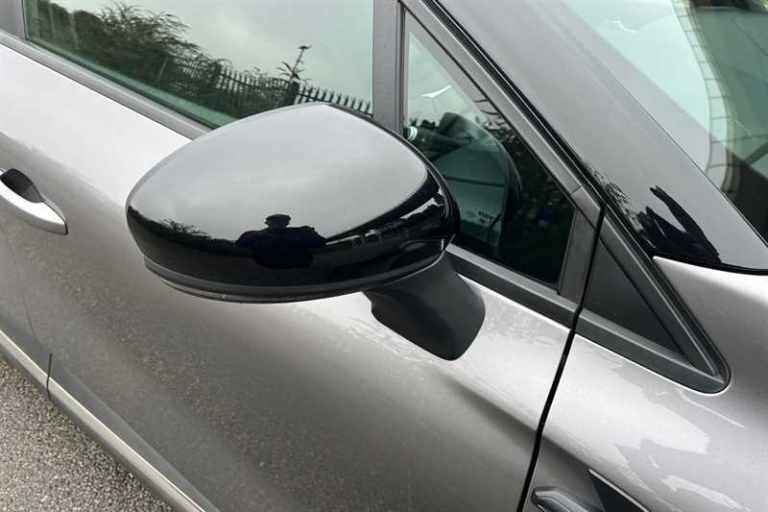 2021 Renault Captur 1.3 TCe (140 PS) Iconic 5 Door Petrol SUV Automatic SUV Petrol Automatic