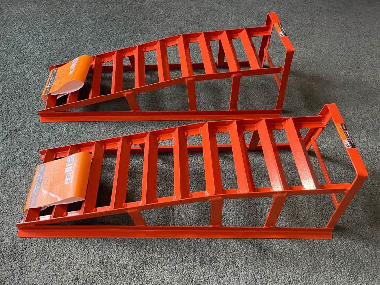 Car ramps, heavy duty, Halfords, 2 tonne, unused