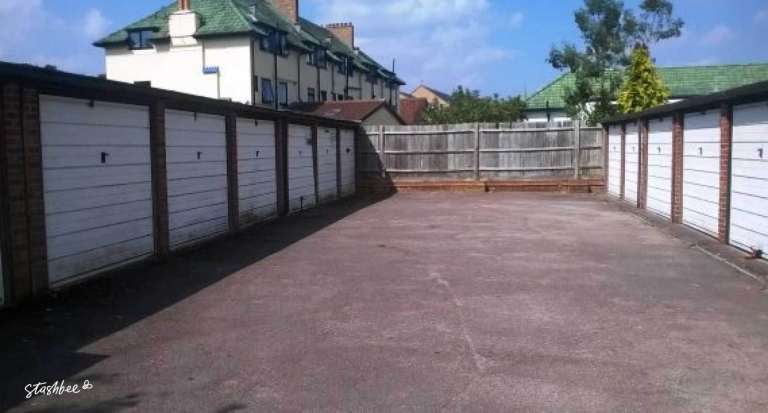 Garage to rent in Berkhamstead (HP4) | Stashbee