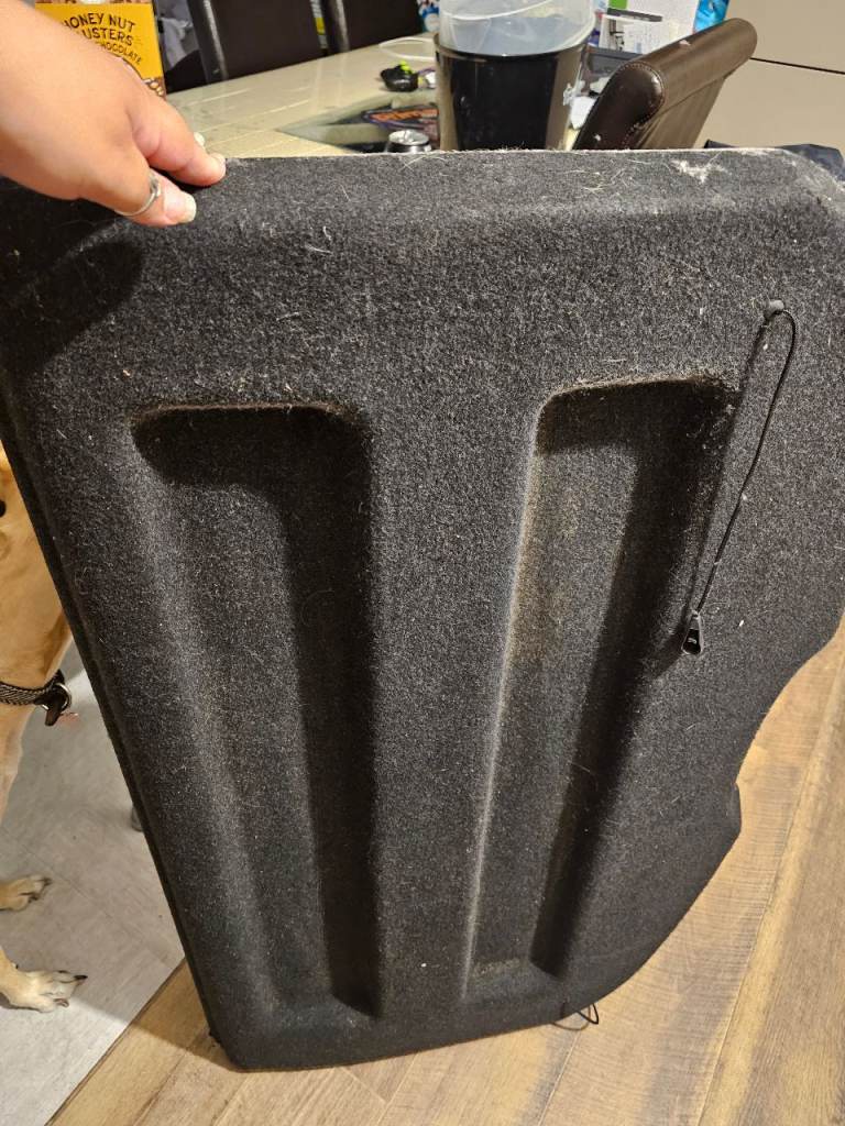 Nissan Qashqai parcel shelf