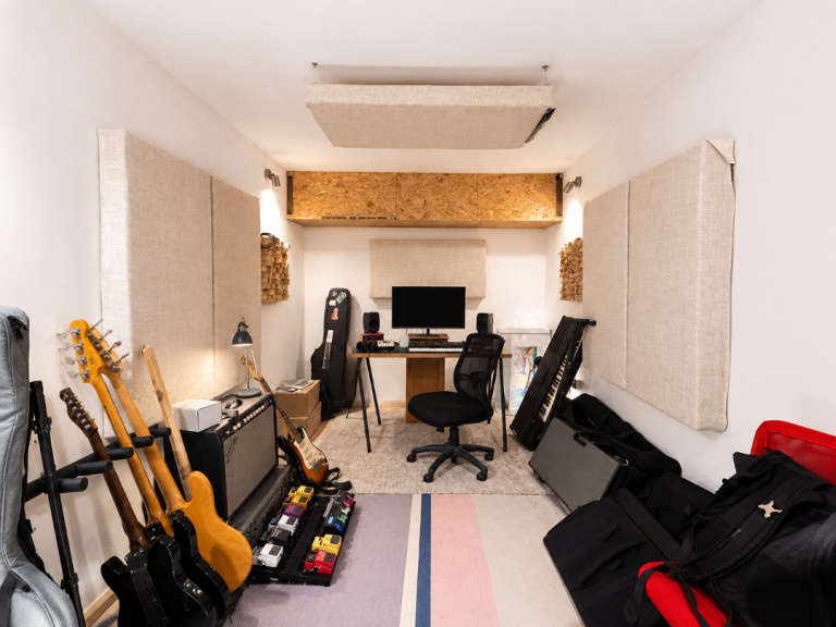 Music Studio | SoundProofed Room | Podcast Studio to Rent In Hackney East London E9