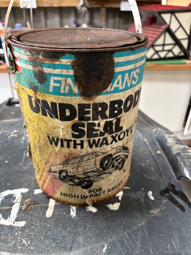 Finnigans waxoil black