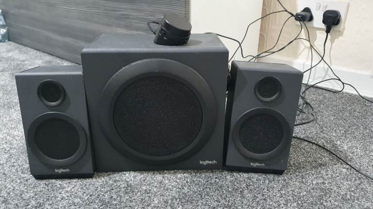 Logitech 2.1 speakers system 