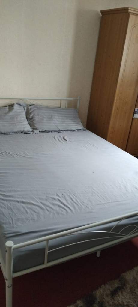 Spacious and Cosy Double Rooms for Rent in - M24 5LY