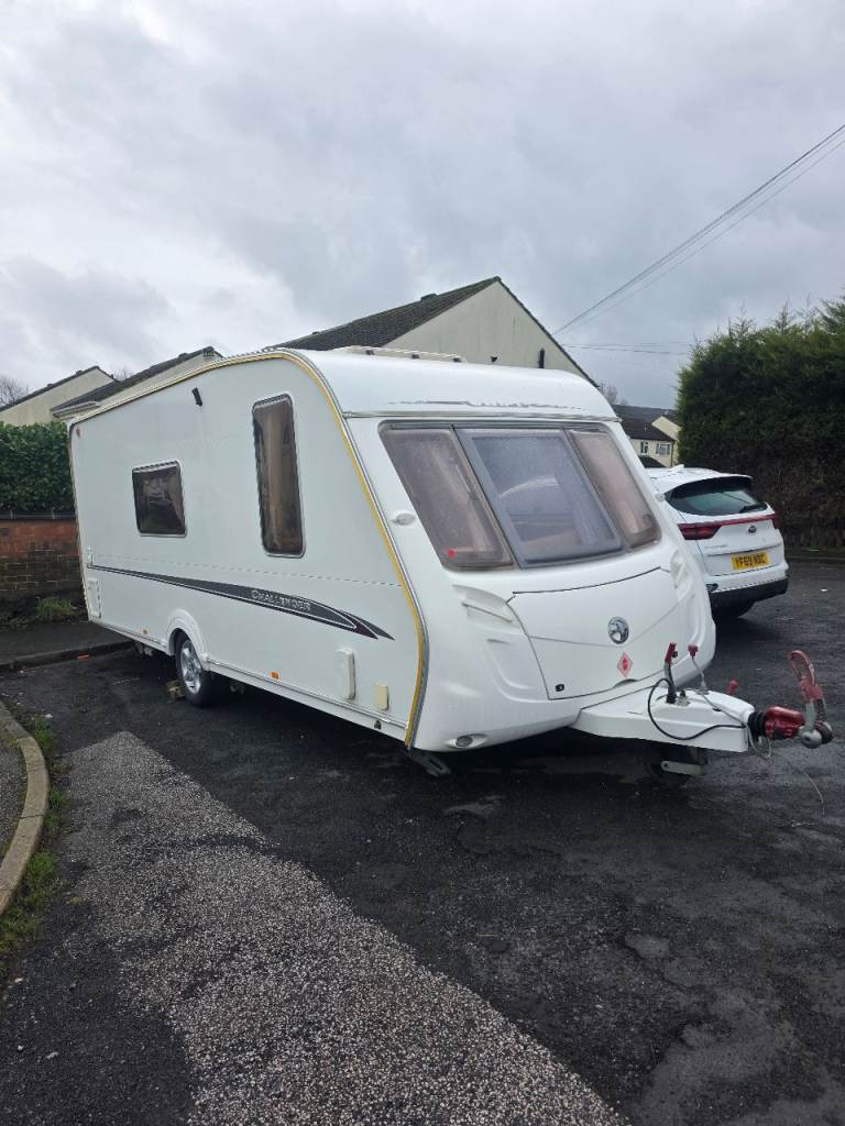 2006 swift challenger 520L 4 berth with motor mover 