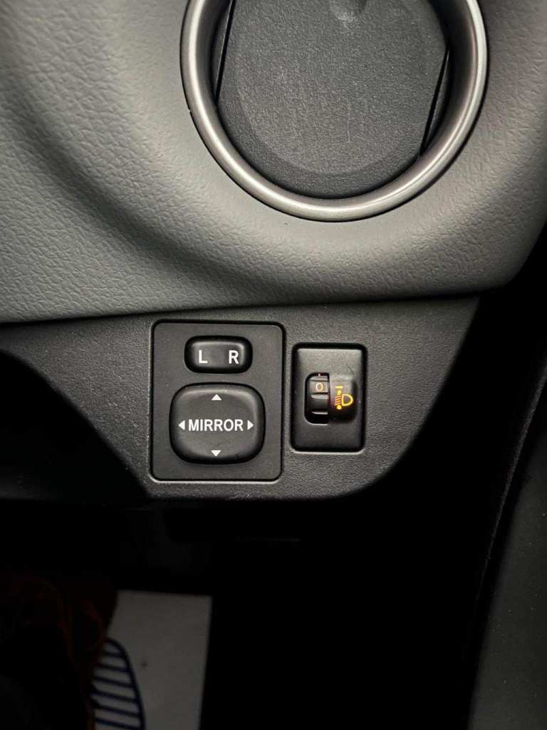 HPI CLEAR Toyota, YARIS, Hatchback, 2015, Manual, 1329 (cc), 5 doors