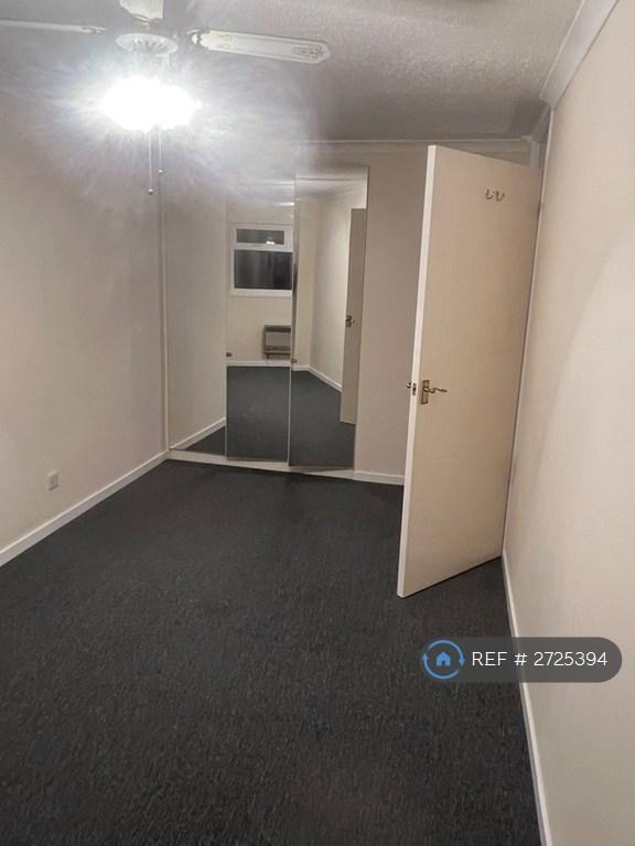 3 bedroom house in Horners Croft, Wolverton, Milton Keynes, MK12 (3 bed) (#2725394)