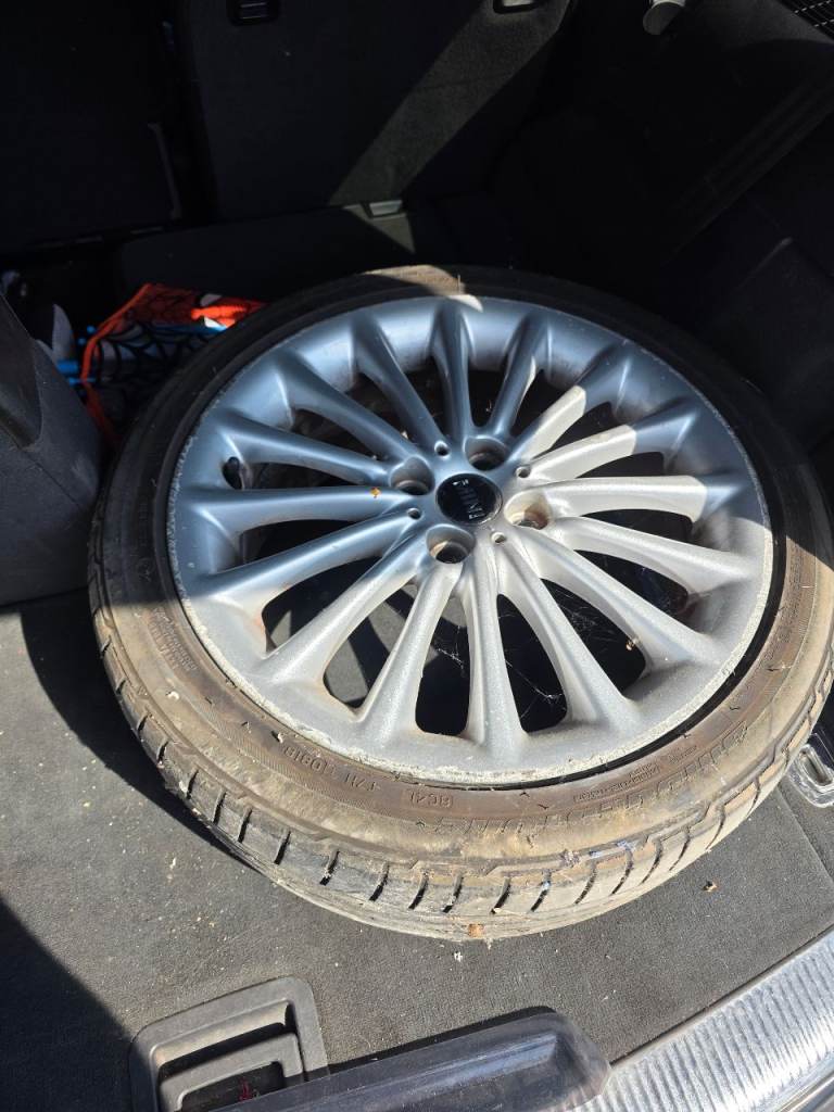 Mini alloy and tyre 