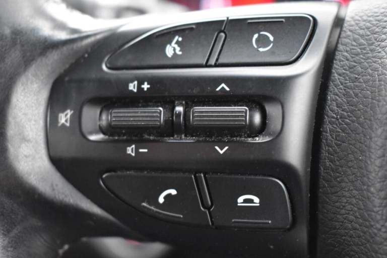 2019 Kia Stonic 1.0 T Gdi 4 Suv 5dr Petrol Dct Euro 6 (s/s) (118 Bhp) HATCHBACK Petrol Automatic