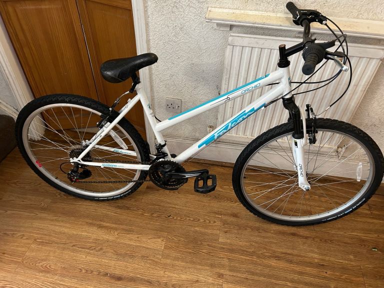 Falcon Orchard Girls/ ladies bike in excellent condition.