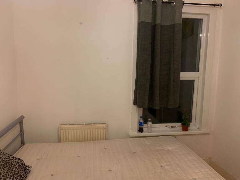 AVAILABLE in April (ALL BILLS INCLUDED) ..NICE 1 BEDROOM in ILFORD,  E12 6JW for £1025pcm..!