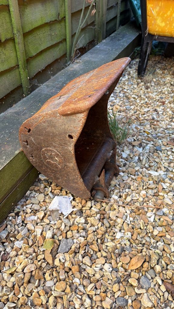 Digger bucket 