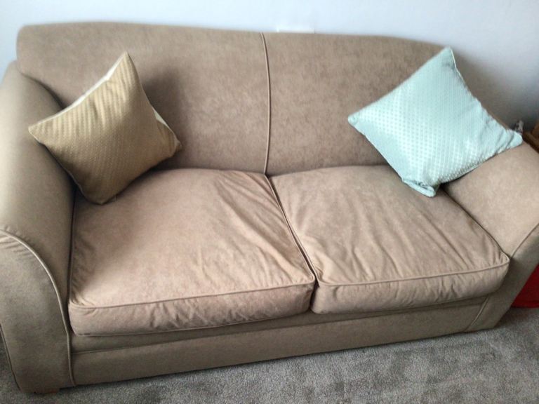 Comfortable 2-Seater Fabric Sofa bed,god/Beige, Good Condition