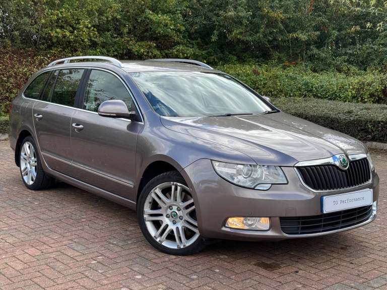 2011 Skoda Superb 3.6 V6 Elegance 4X4 5dr DSG ESTATE PETROL Automatic