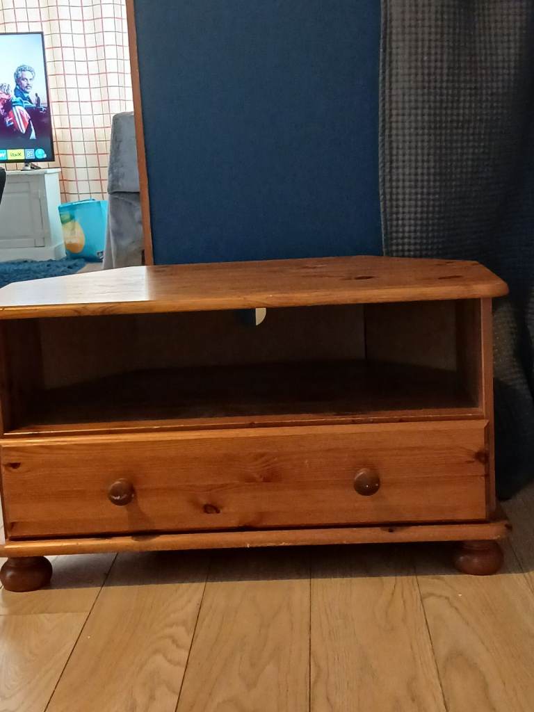 TV Cabinet in pine