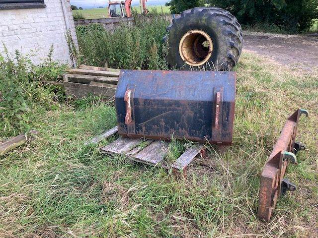 4ft tractor loader bucket with Tanco brackets