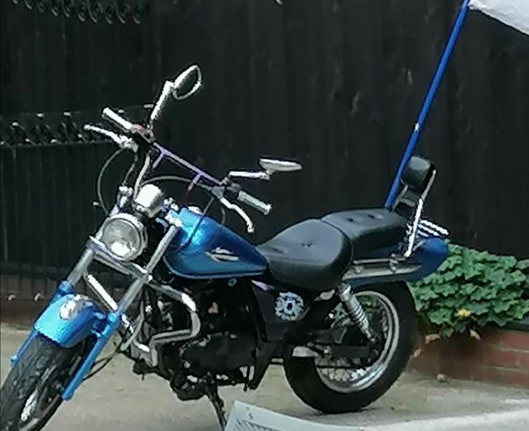 Suzuki, GZ, 2001, 124 (cc)