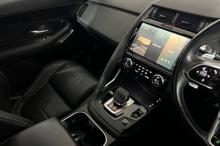 2021 21 JAGUAR E-PACE 1.5 P300E 12.17KWH R-DYNAMIC S SUV 5DR PETROL PLUG-IN HYBR