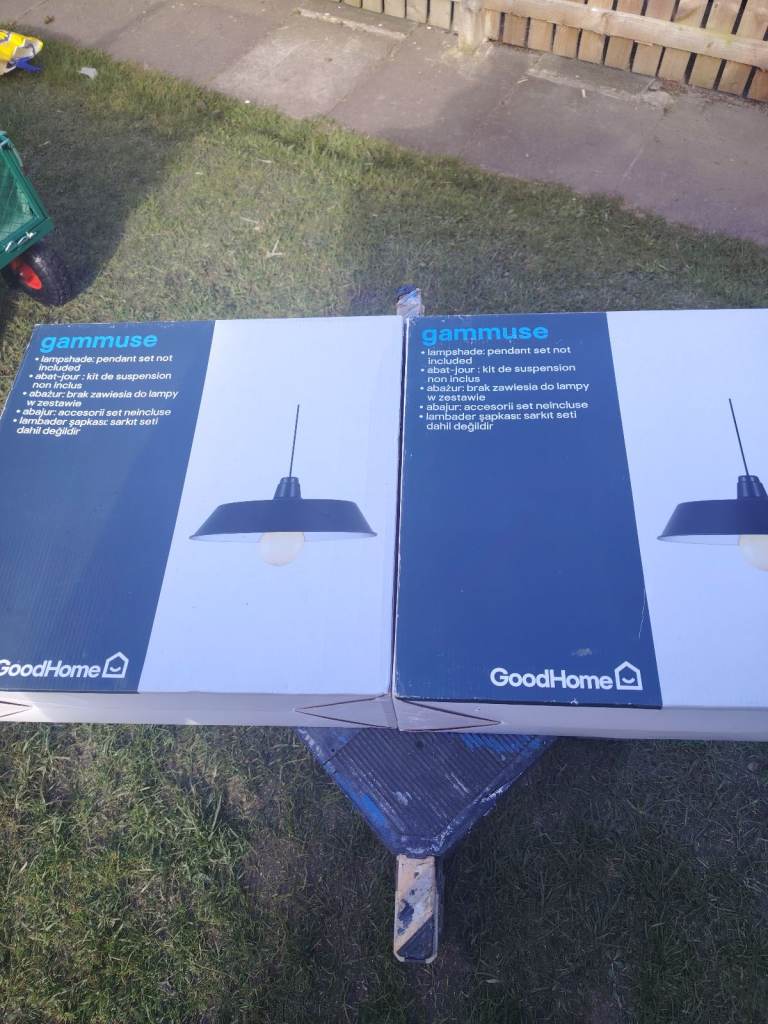 2x Brand new metal lamp Shades black 