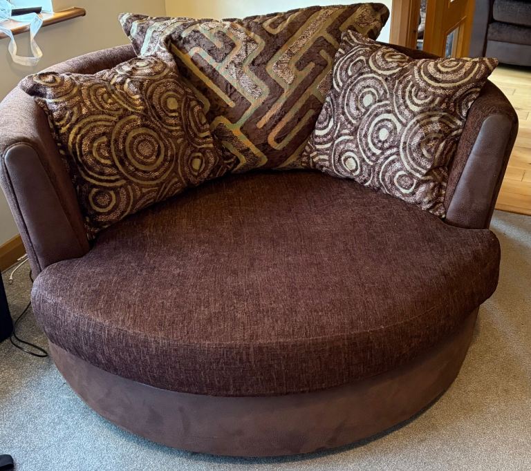 Large Modular 4 Seater Sofa & Matching Swivel Cuddle Chair 