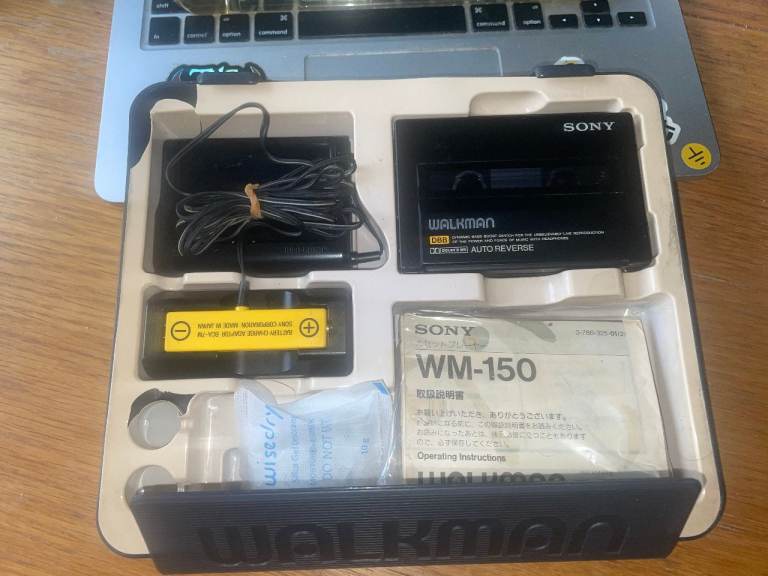 SONY WM-150 WALKMAN made in Japan in ORIGINAL BOX