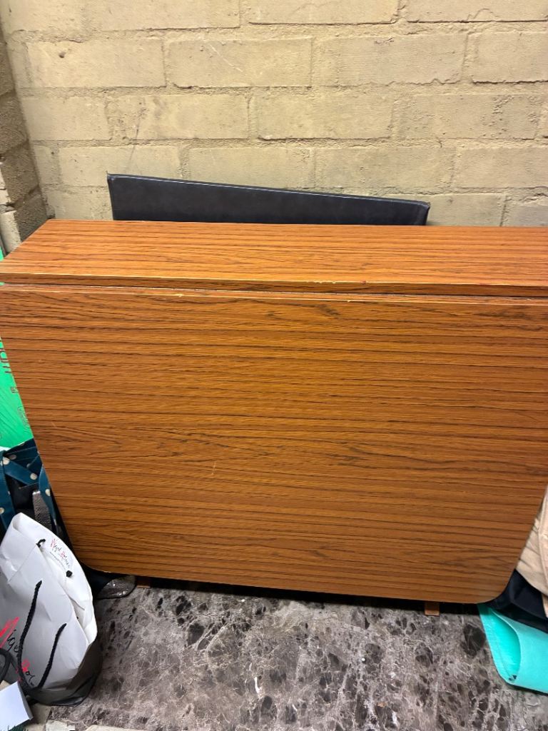 Gateleg table. 