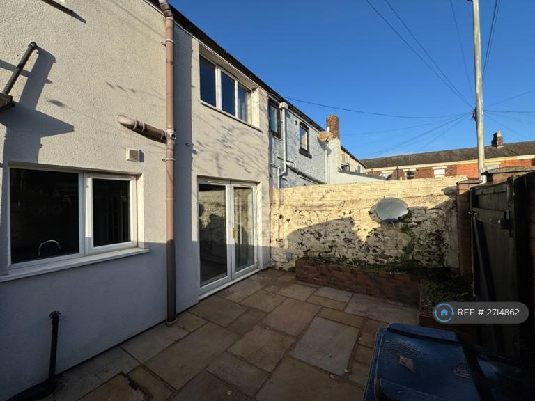 2 bedroom house in Station Road, Bamber Bridge, Preston, PR5 (2 bed) (#2714862)