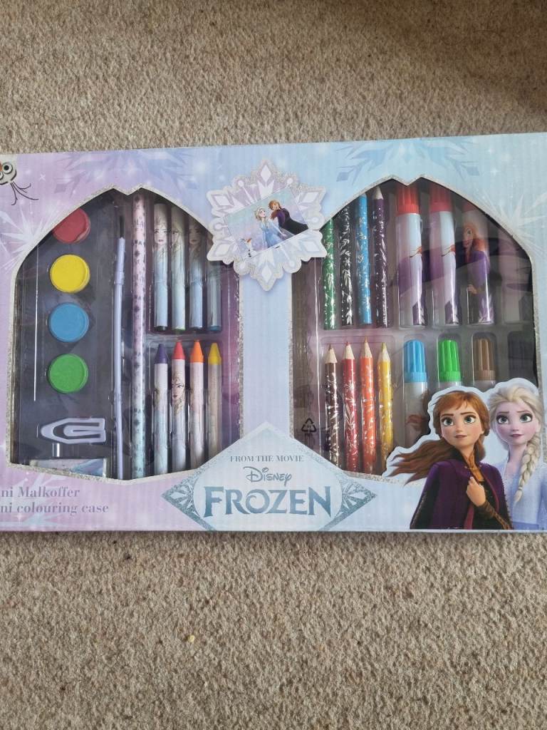 New Disney Frozen Art & Colouring Case - 34 Pieces