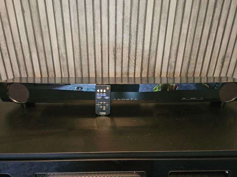 Yamaha Sound Bar with Remote Control – Good Condition
