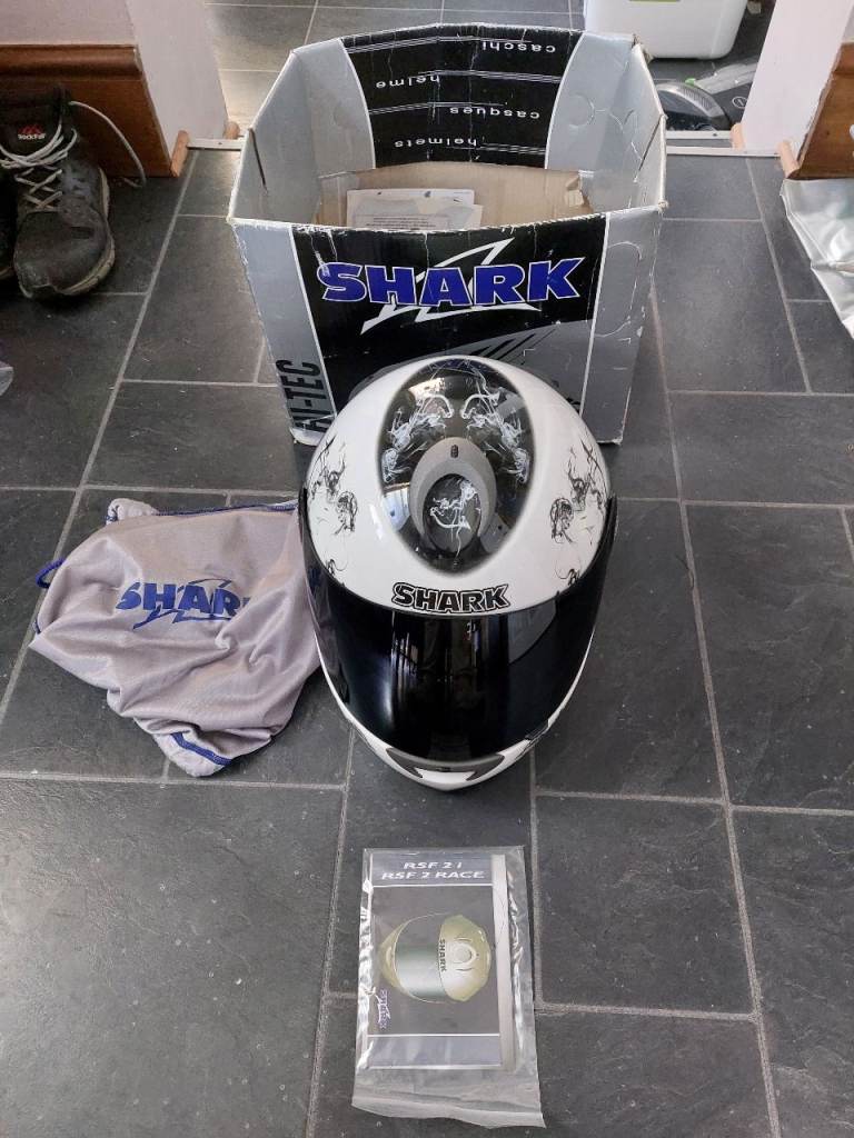 Shark RSF 2Irace helmet 