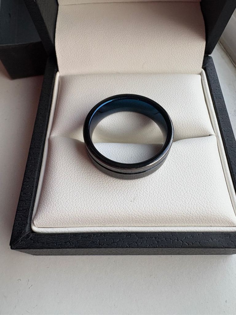 Tungsten ring men size V 