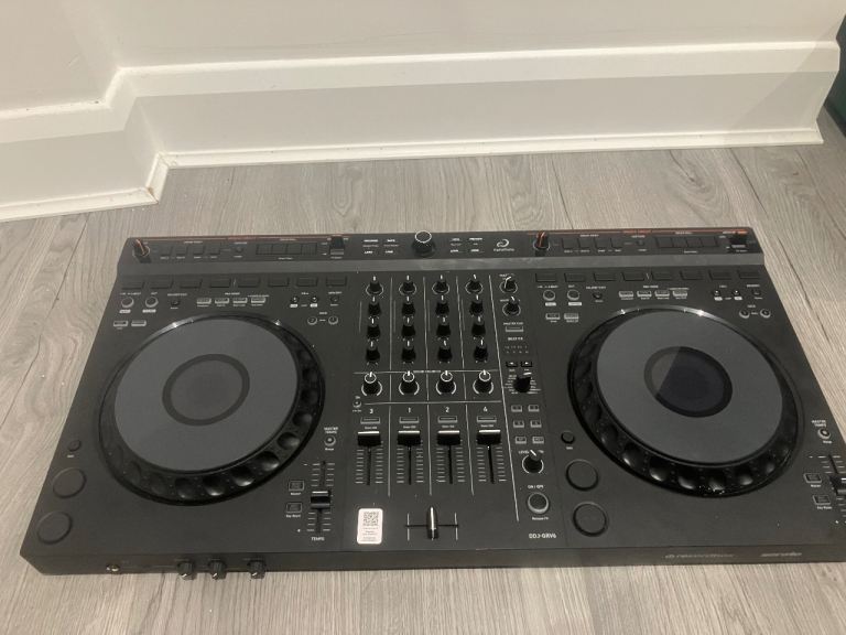(Still in warranty) PIONEER DDJ-GRV6 4 CHANNEL DJ CONTROLLER