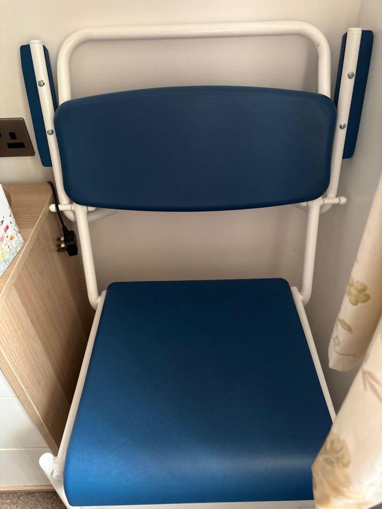 Wheelable commode 