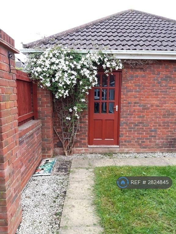 3 bedroom house in Turgis Road, Fleet, GU51 (3 bed) (#2824845)