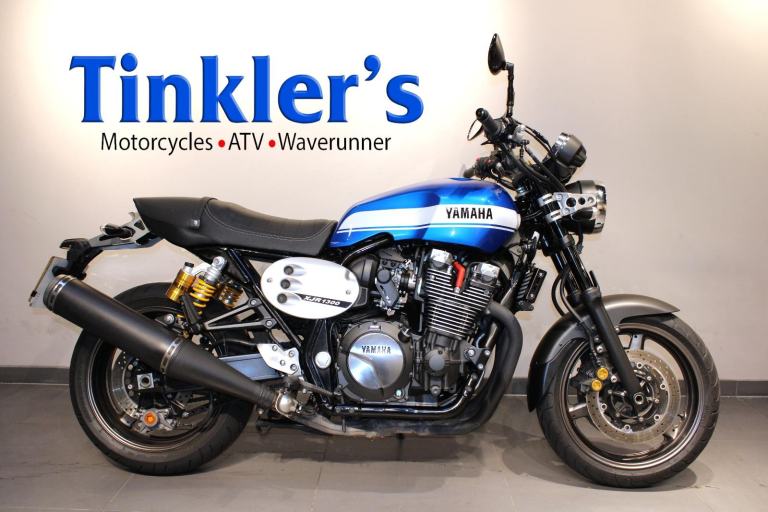2016 66 Yamaha XJR1300 Blue