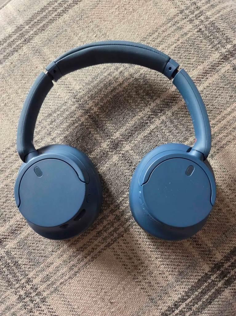 Sony WH-CH720N Blue Noise Cancelling Headphones