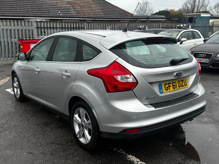  Ford Focus 1.6 Zetec Powershift Euro 5 5dr Petrol Automatic