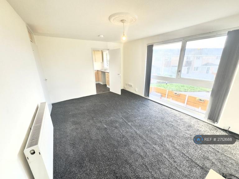 2 bedroom flat in Balmoral Grove, Hucknall, Nottingham, NG15 (2 bed) (#2712688)