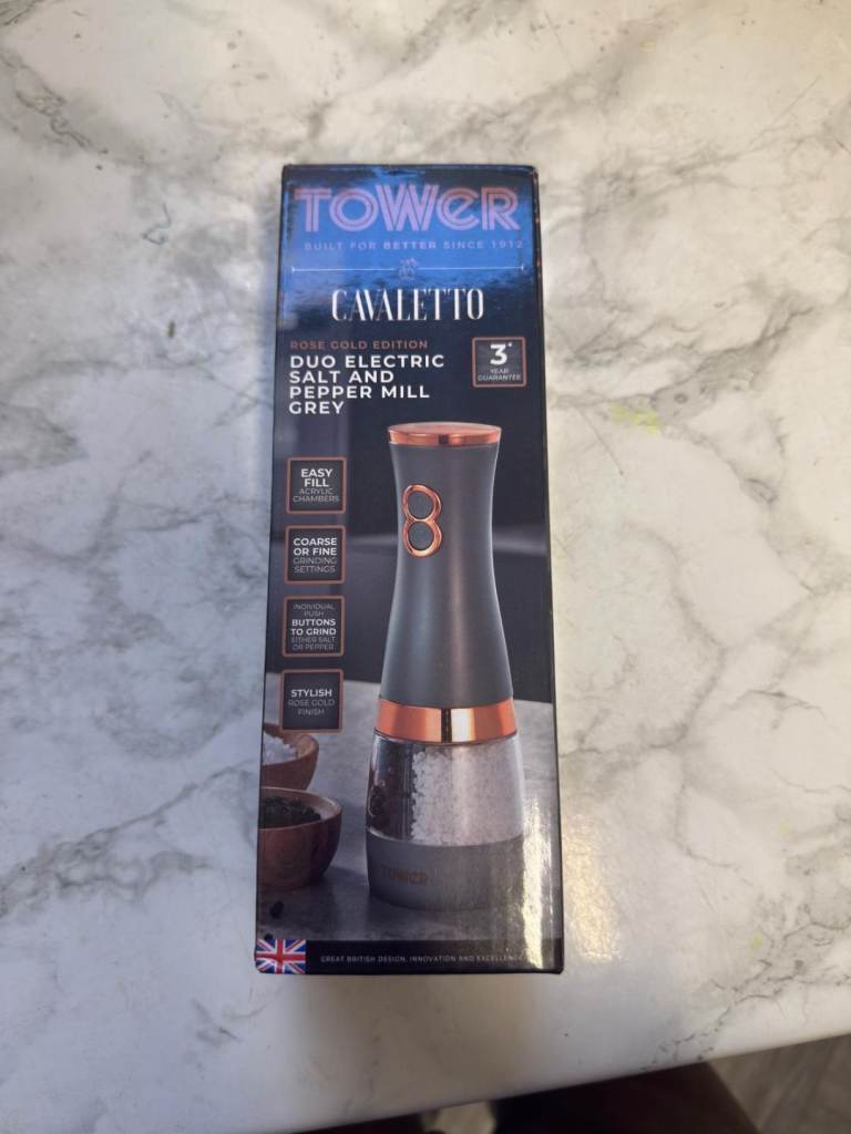 Salt and pepper mill