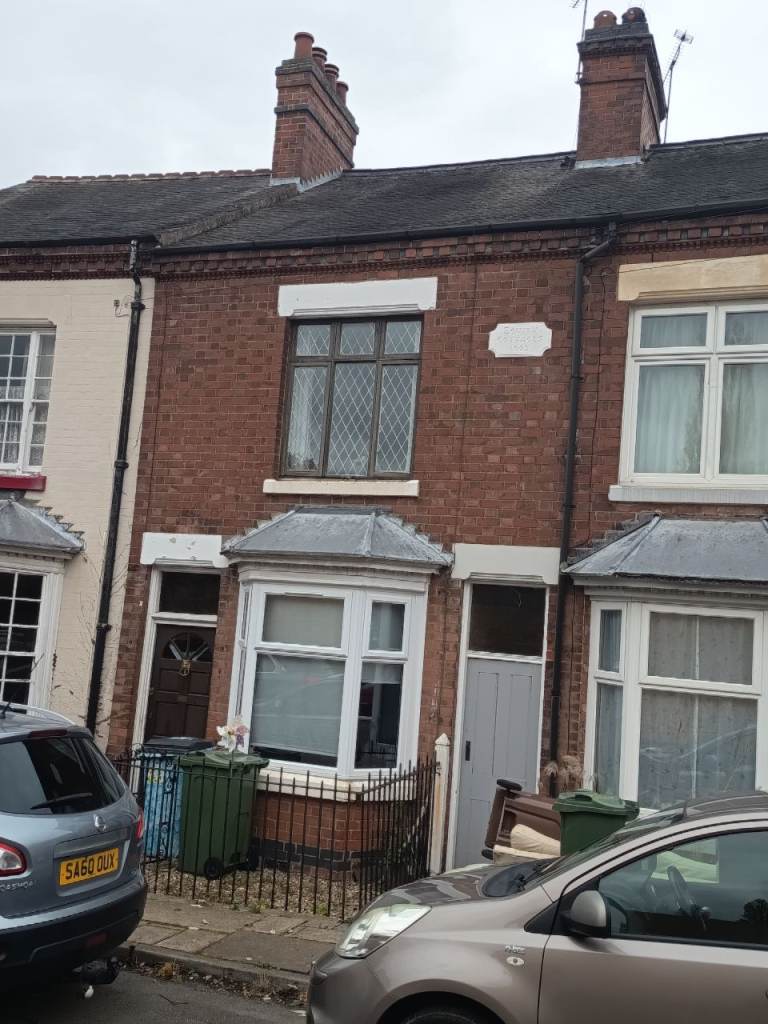 55 Cliffe Road, Birstall, two bed terrace with large mature garden, available early December 
