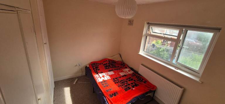 Very nice and tidy room 