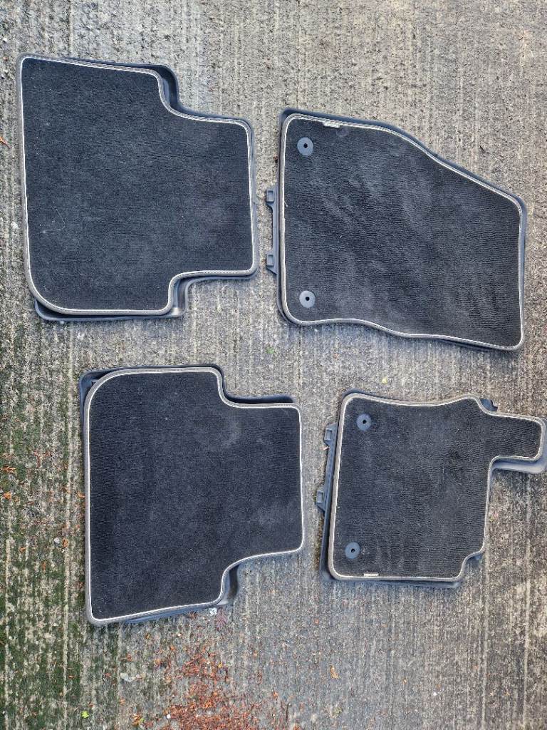 Vw tiguan mk2 carpet mats