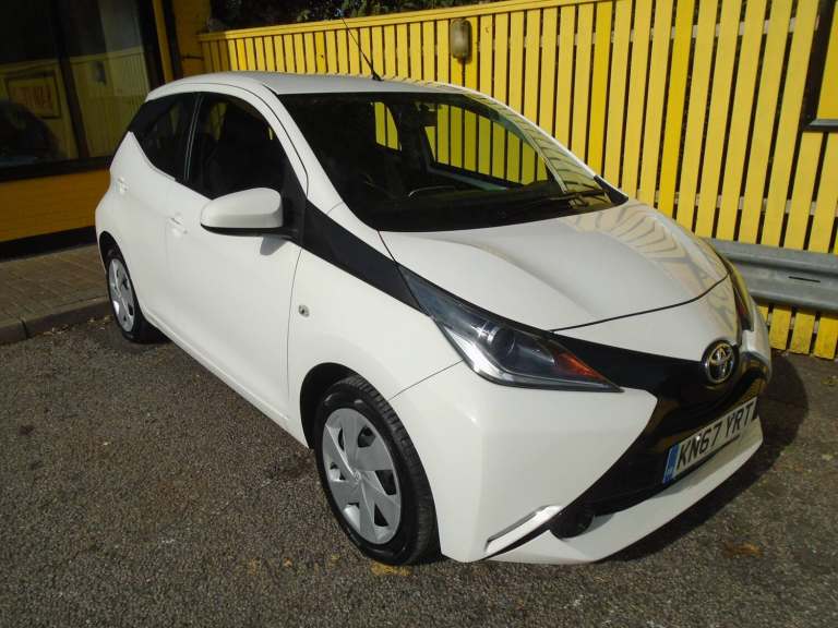 2017 Toyota Aygo 1.0 VVT-i x-play Hatchback 5dr Petrol Manual Euro 6 (68 ps)